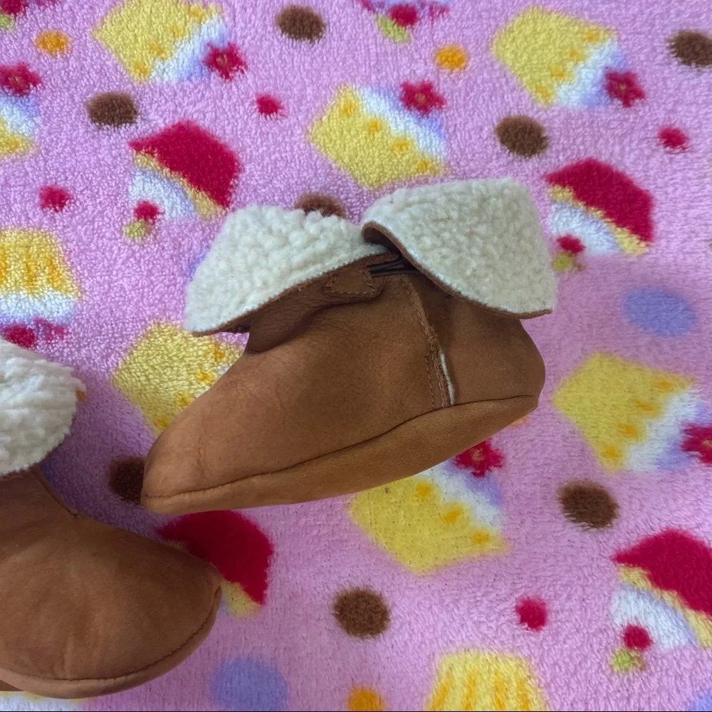 Zara mini baby shearling suede moccasins